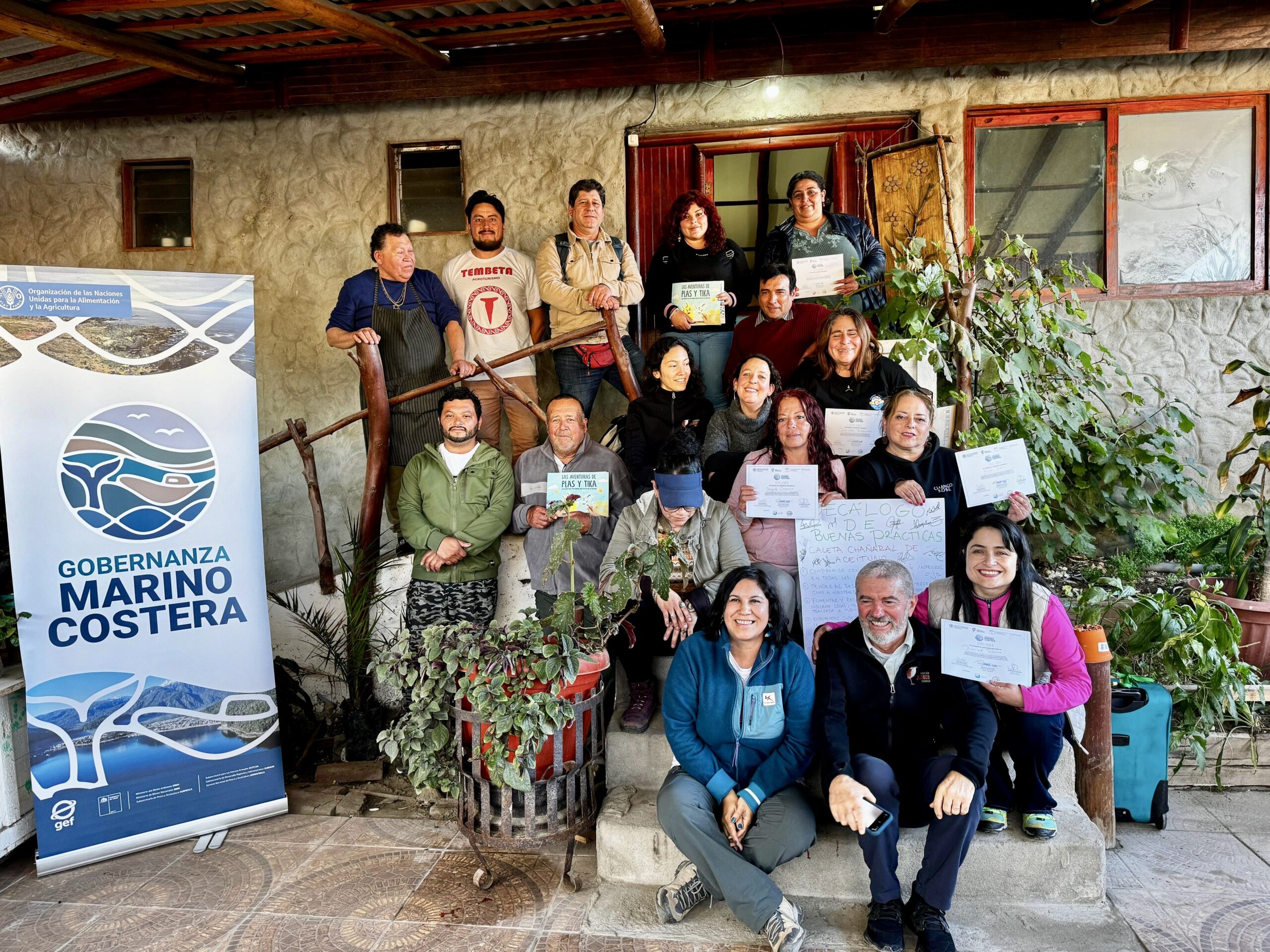 Entrega de diplomas a participantes de Clínica de Chañaral de Aceituno.